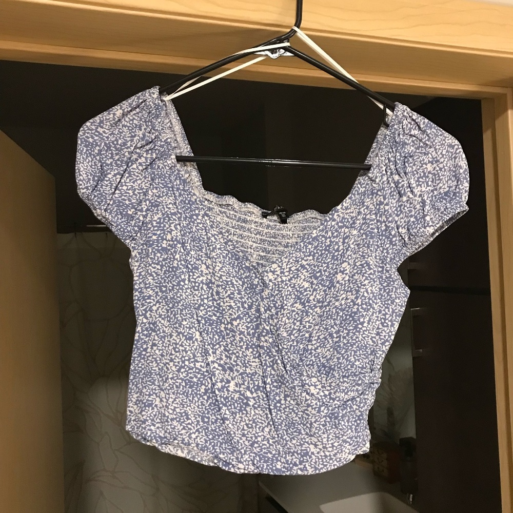 Dynamite blue floral crop cap-sleeve top